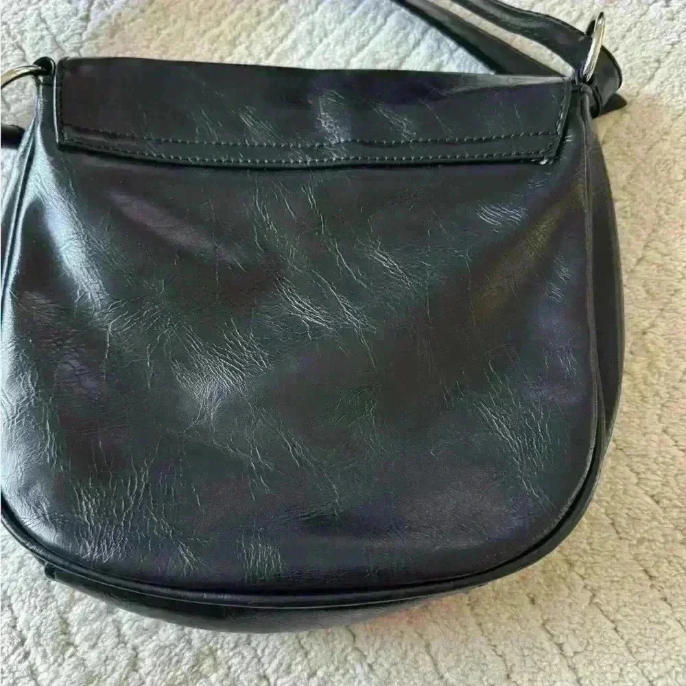 Beautiful small Nine West leather crossbody
